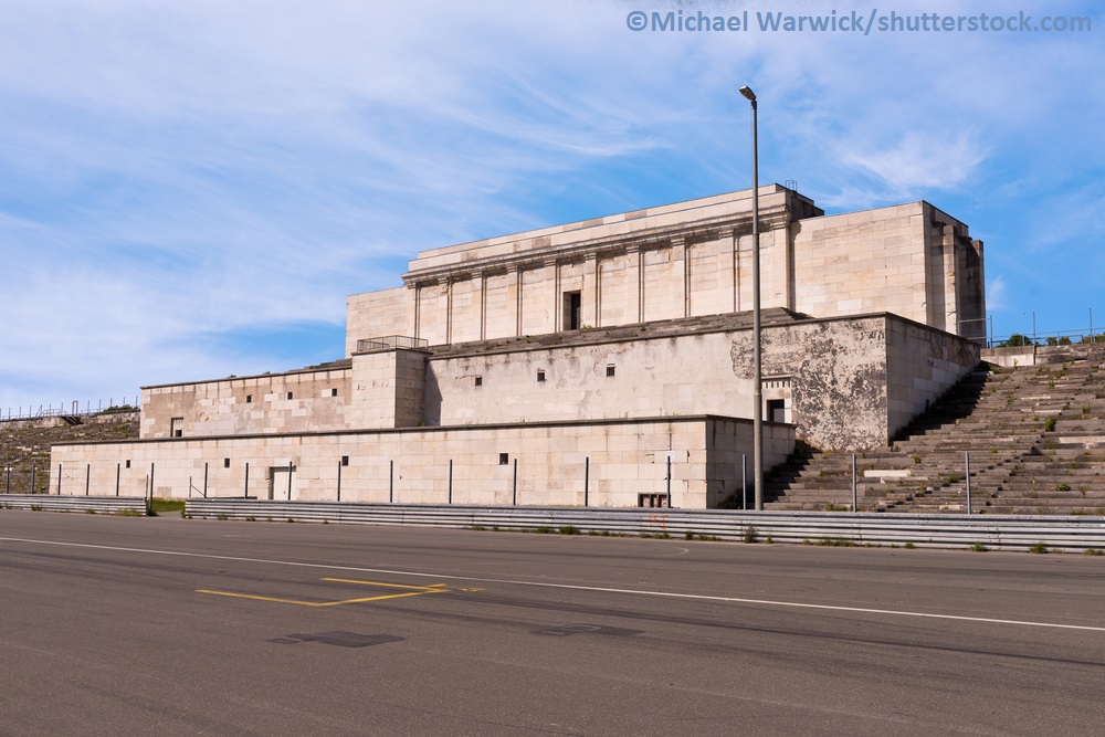 Die Tribüne am Zeppelinfeld auf dem Reichsparteitagsgelände
